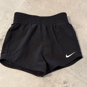 Nike Little Girl’s Athletic Dri-FIT One Black Shorts size small 4-5 years